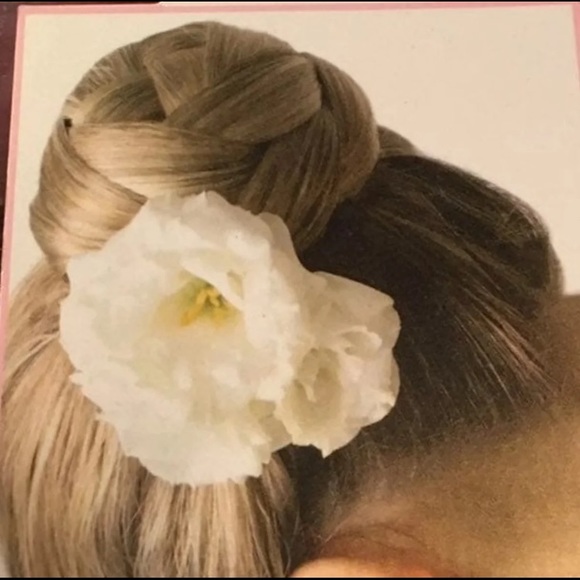 Hair extension/ bun - Picture 3 of 7